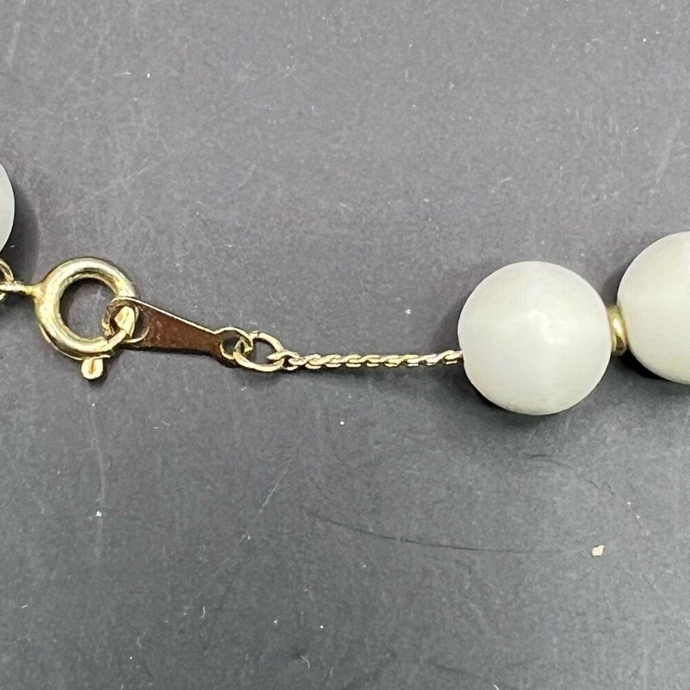 Vintage Classic Necklace Black And White Beads On Gold Tone Chain Classic Money - Picture 5 of 6